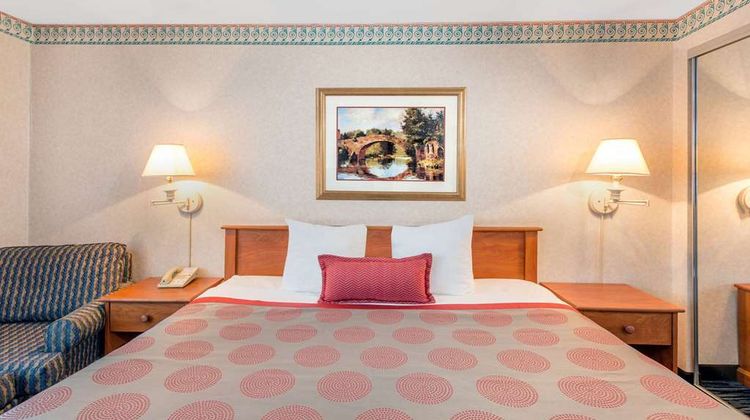 Ramada Kent Seattle Area Room