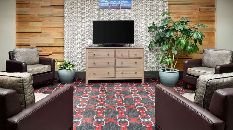 <b>Wyndham Garden Pittsburgh Airport Lobby</b>. Images powered by <a href="https://iceportal.shijigroup.com/" title="IcePortal" target="_blank">IcePortal</a>.