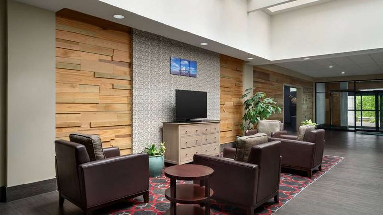 <b>Wyndham Garden Pittsburgh Airport Lobby</b>. Images powered by <a href="https://iceportal.shijigroup.com/" title="IcePortal" target="_blank">IcePortal</a>.