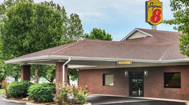 <b>Super 8 O'Fallon Exterior</b>. Images powered by <a href="https://iceportal.shijigroup.com/" title="IcePortal" target="_blank">IcePortal</a>.