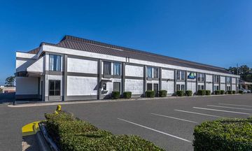 Days Inn Fayetteville NW Fort Bragg Area