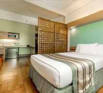 Microtel by Wyndham South Forbes Room