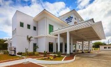 Microtel by Wyndham South Forbes