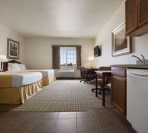 Days Inn & Suites Columbus East Room