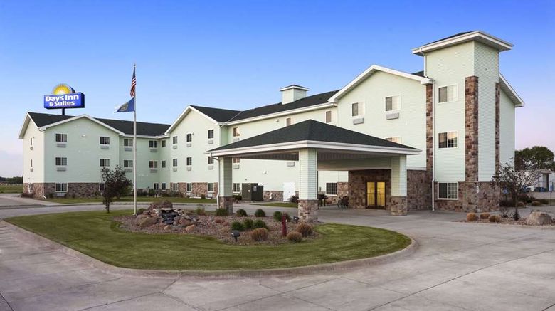<b>Days Inn & Suites Columbus East Exterior</b>. Images powered by <a href="https://iceportal.shijigroup.com/" title="IcePortal" target="_blank">IcePortal</a>.