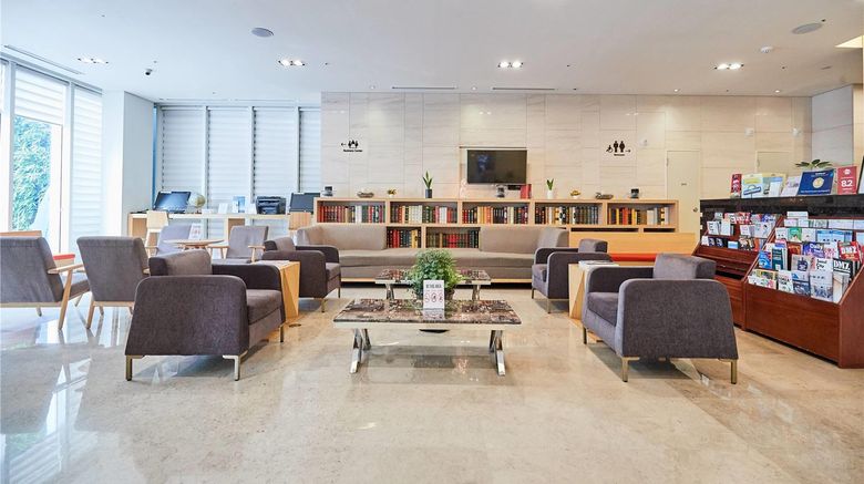 <b>Days Hotel Seoul Myeongdong Lobby</b>. Images powered by <a href="https://iceportal.shijigroup.com/" title="IcePortal" target="_blank">IcePortal</a>.