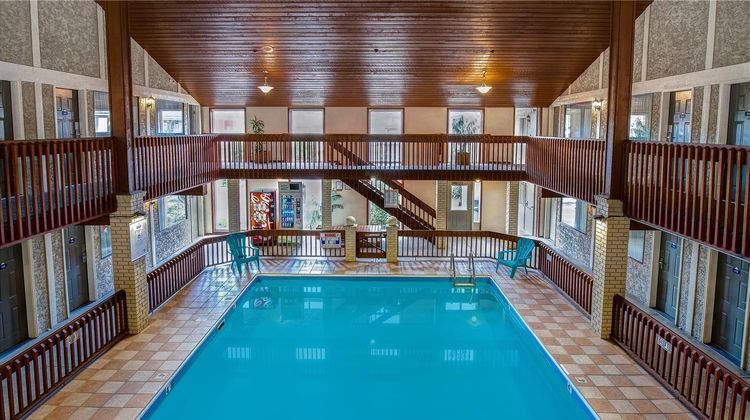 Days Inn Vernon Pool