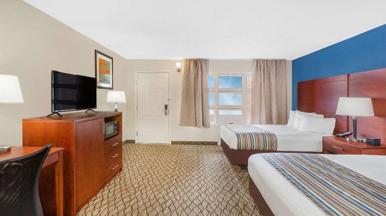 <b>Baymont Inn & Suites Lakefront Room</b>. Images powered by <a href="https://iceportal.shijigroup.com/" title="IcePortal" target="_blank">IcePortal</a>.