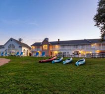 Baymont Inn & Suites Lakefront Exterior