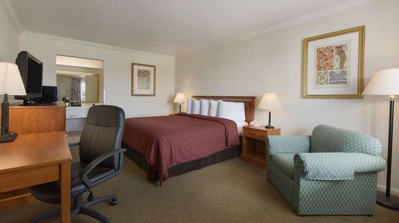 <b>Baymont by Wyndham Beaumont Room</b>. Images powered by <a href="https://iceportal.shijigroup.com/" title="IcePortal" target="_blank">IcePortal</a>.