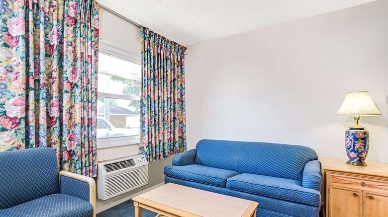 <b>Knights Inn Kissimmee Room</b>. Images powered by <a href="https://iceportal.shijigroup.com/" title="IcePortal" target="_blank">IcePortal</a>.