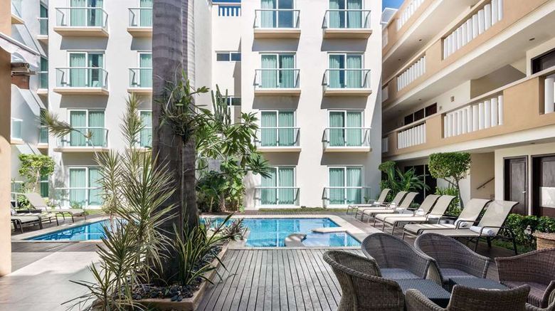 <b>Wyndham Merida Pool</b>. Images powered by <a href="https://iceportal.shijigroup.com/" title="IcePortal" target="_blank">IcePortal</a>.