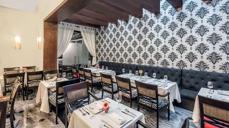 <b>Wyndham Merida Restaurant</b>. Images powered by <a href="https://iceportal.shijigroup.com/" title="IcePortal" target="_blank">IcePortal</a>.