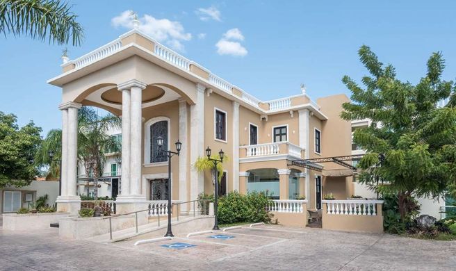 Wyndham Merida Exterior