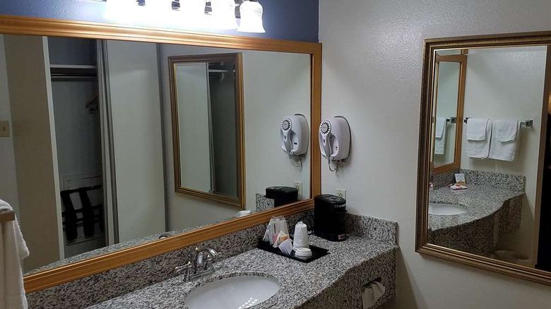 <b>Days Inn by Wyndham, Grand Junction Room</b>. Images powered by <a href="https://iceportal.shijigroup.com/" title="IcePortal" target="_blank">IcePortal</a>.