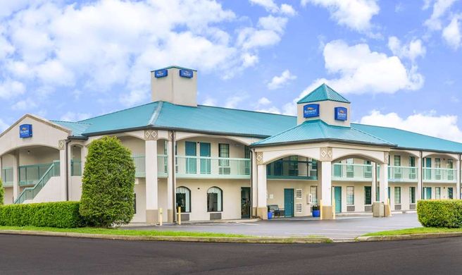 Baymont Inn & Suites Gallatin Exterior