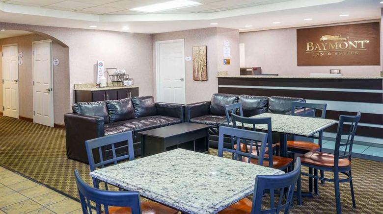 <b>Baymont Inn & Suites Gallatin Lobby</b>. Images powered by <a href="https://iceportal.shijigroup.com/" title="IcePortal" target="_blank">IcePortal</a>.