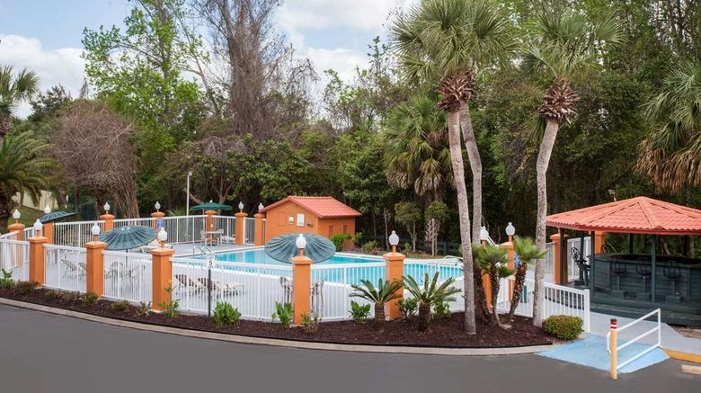 <b>Baymont Inn & Suites Lake City Pool</b>. Images powered by <a href="https://iceportal.shijigroup.com/" title="IcePortal" target="_blank">IcePortal</a>.
