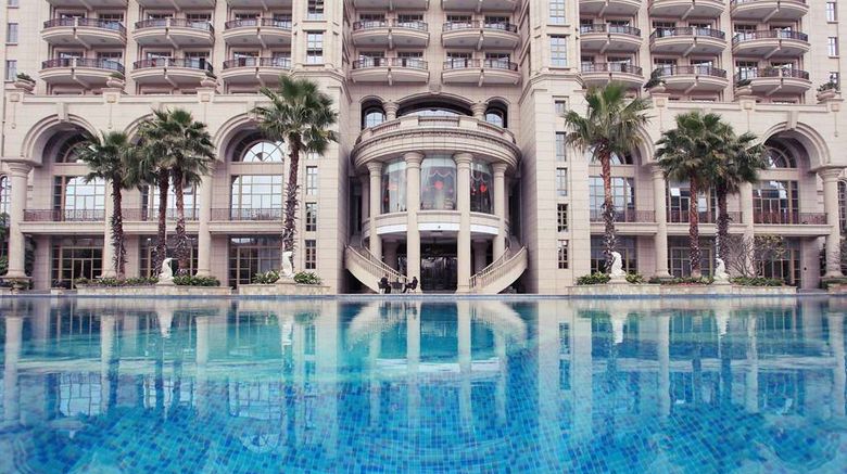<b>Days Hotel Logan City Huizhou Pool</b>. Images powered by <a href="https://iceportal.shijigroup.com/" title="IcePortal" target="_blank">IcePortal</a>.