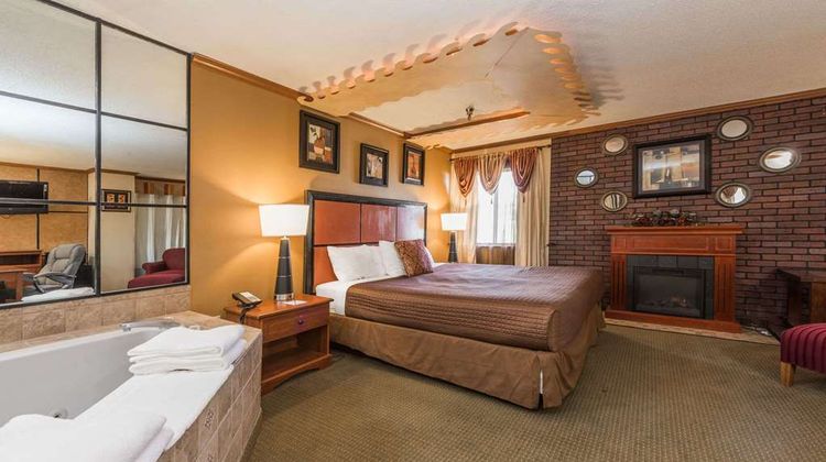 Baymont Inn & Suites Lancaster Suite