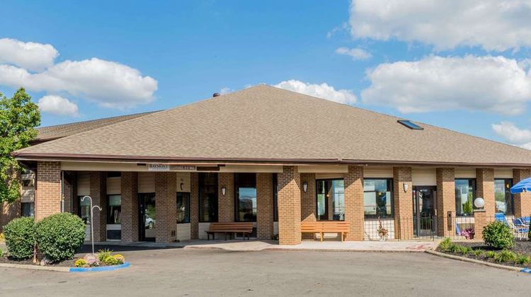 Baymont Inn & Suites Lancaster Exterior