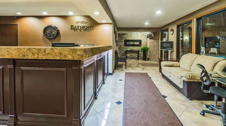 Baymont Inn & Suites Lancaster Lobby