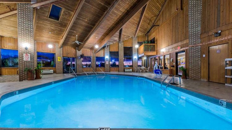 Baymont Inn & Suites Lancaster Pool