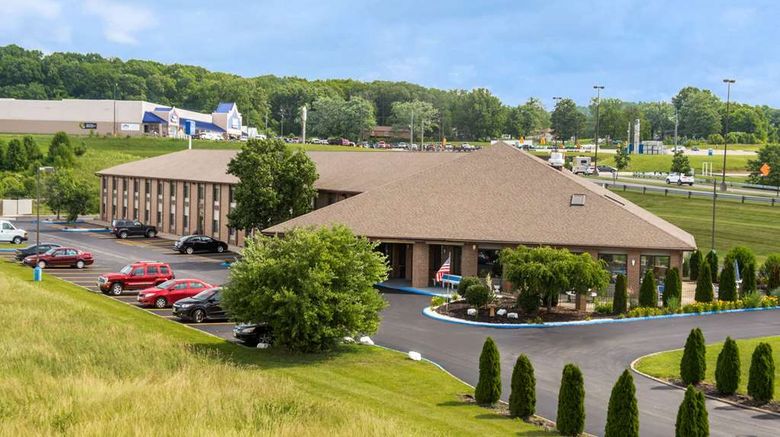 <b>Baymont Inn & Suites Lancaster Exterior</b>. Images powered by <a href="https://iceportal.shijigroup.com/" title="IcePortal" target="_blank">IcePortal</a>.