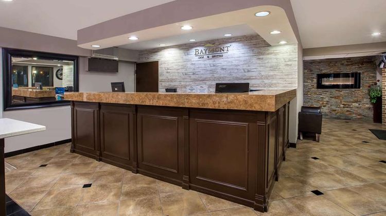Baymont Inn & Suites Lancaster Lobby