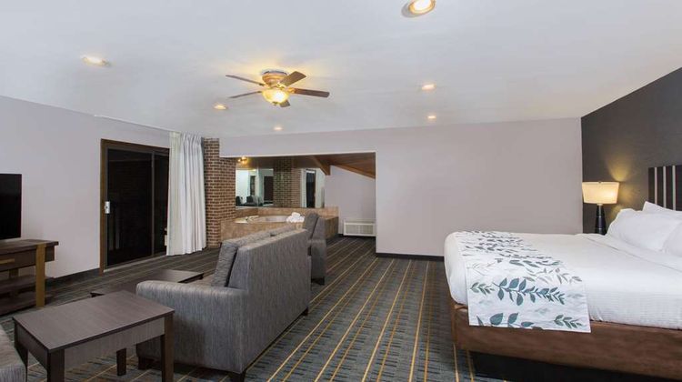 Baymont Inn & Suites Lancaster Suite