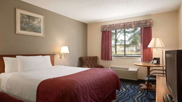 Baymont Inn & Suites Logan Room