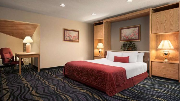 Baymont Inn & Suites Logan Suite