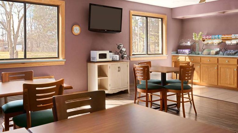 <b>Baymont Inn & Suites Logan Restaurant</b>. Images powered by <a href="https://iceportal.shijigroup.com/" title="IcePortal" target="_blank">IcePortal</a>.