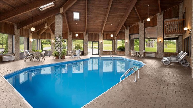 Baymont Inn & Suites Logan Pool