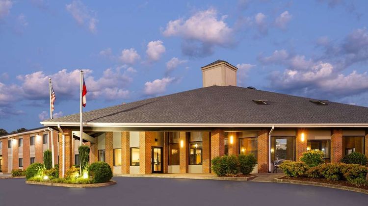 Baymont Inn & Suites LaGrange Exterior