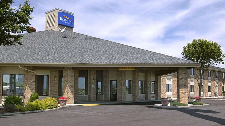 <b>Baymont Inn & Suites Tuscola Exterior</b>. Images powered by <a href="https://iceportal.shijigroup.com/" title="IcePortal" target="_blank">IcePortal</a>.