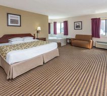 Baymont Inn & Suites Metropolis Room