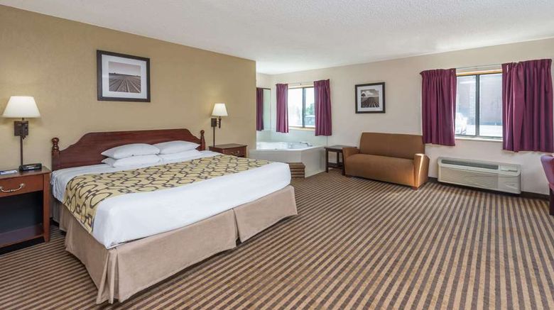 <b>Baymont Inn & Suites Metropolis Room</b>. Images powered by <a href="https://iceportal.shijigroup.com/" title="IcePortal" target="_blank">IcePortal</a>.