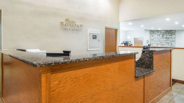 Baymont Inn & Suites Metropolis Lobby