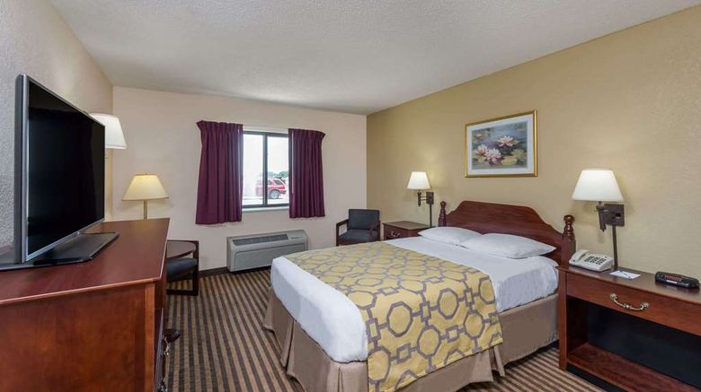 <b>Baymont Inn & Suites Metropolis Room</b>. Images powered by <a href="https://iceportal.shijigroup.com/" title="IcePortal" target="_blank">IcePortal</a>.