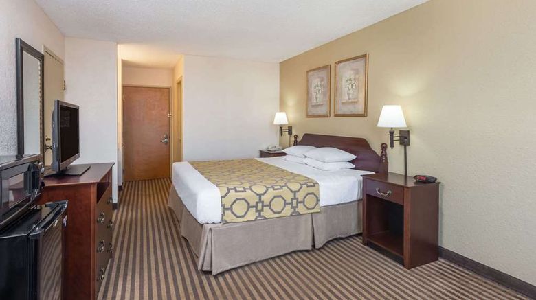 <b>Baymont Inn & Suites Metropolis Room</b>. Images powered by <a href="https://iceportal.shijigroup.com/" title="IcePortal" target="_blank">IcePortal</a>.