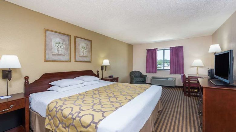 <b>Baymont Inn & Suites Metropolis Room</b>. Images powered by <a href="https://iceportal.shijigroup.com/" title="IcePortal" target="_blank">IcePortal</a>.