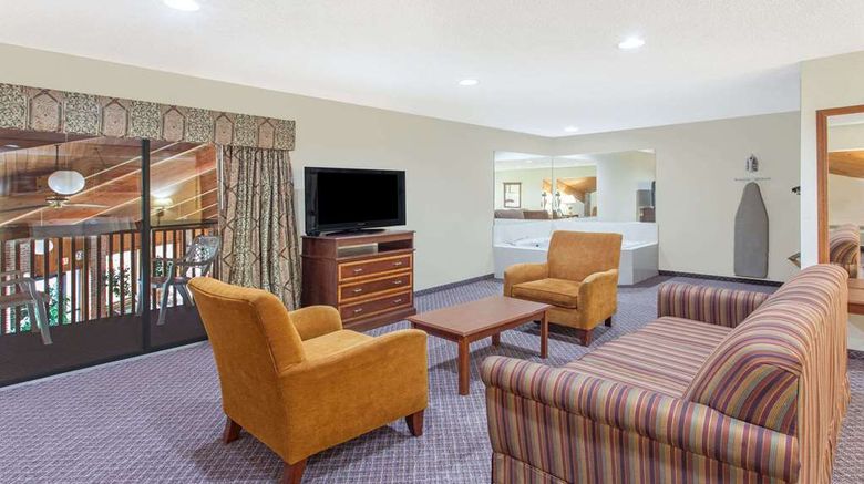 <b>Baymont Inn & Suites Smyrna Suite</b>. Images powered by <a href="https://iceportal.shijigroup.com/" title="IcePortal" target="_blank">IcePortal</a>.