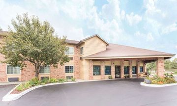 Baymont Inn & Suites Muskegon
