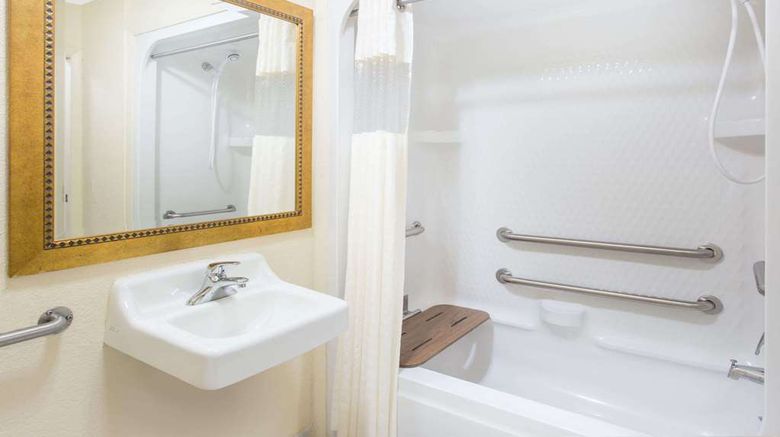 <b>Baymont Inn & Suites Muskegon Room</b>. Images powered by <a href="https://iceportal.shijigroup.com/" title="IcePortal" target="_blank">IcePortal</a>.