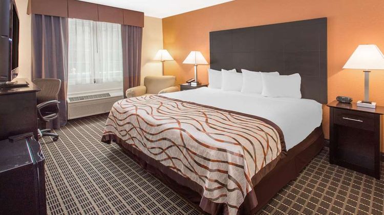 Baymont Inn & Suites Muskegon Room