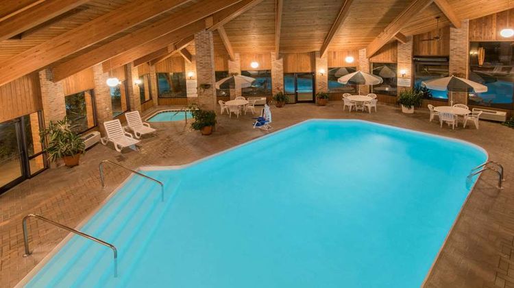 Days Inn Wooster Pool