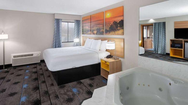 <b>Days Inn Wooster Suite</b>. Images powered by <a href="https://iceportal.shijigroup.com/" title="IcePortal" target="_blank">IcePortal</a>.