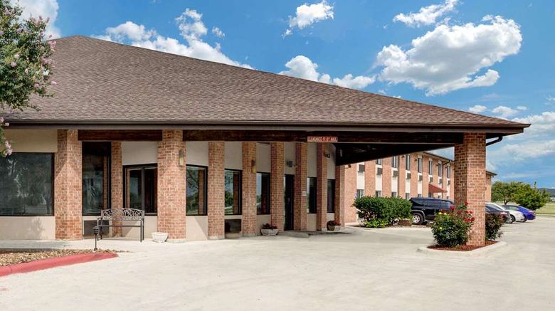 Baymont Inn  and  Suites San Marcos Exterior. Images powered by <a href="https://iceportal.shijigroup.com" target="_blank" rel="noopener">Ice Portal</a>.