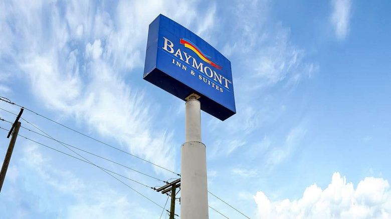 <b>Baymont Inn & Suites Zanesville Exterior</b>. Images powered by <a href="https://iceportal.shijigroup.com/" title="IcePortal" target="_blank">IcePortal</a>.